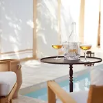 Cara Hotel